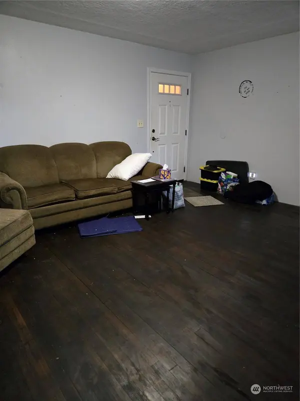 10034 20th AVE SW, Seattle, WA 98146