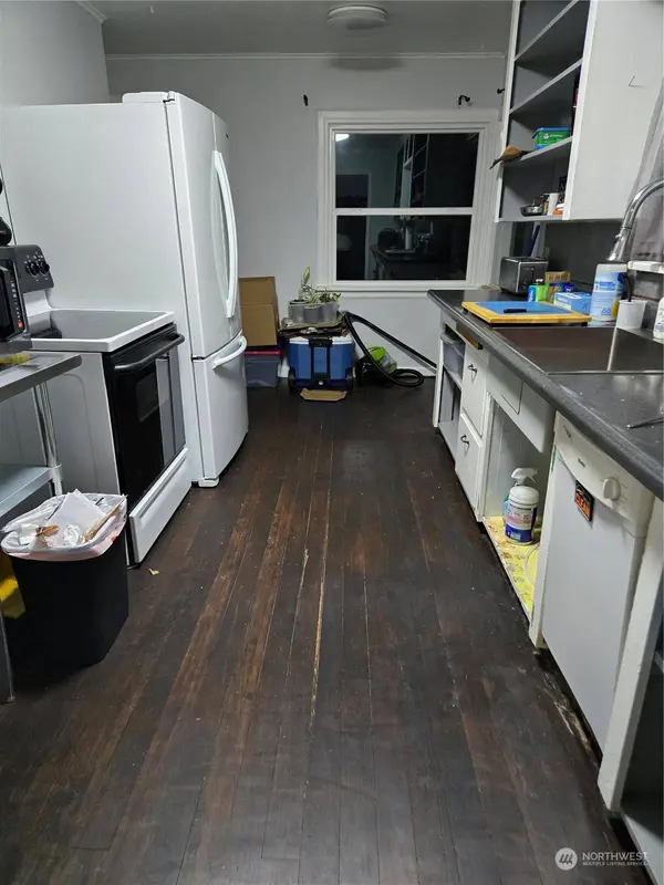 10034 20th AVE SW, Seattle, WA 98146