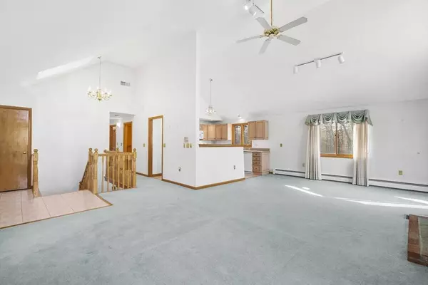 17 Park Street, Mendon, MA 01756