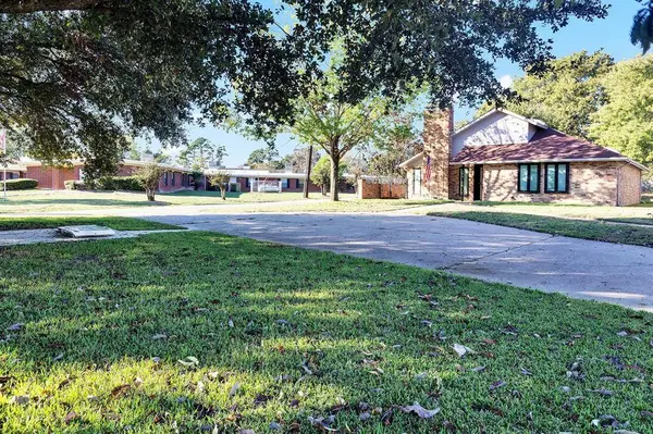 600 Pierce Street, Lindale, TX 75771