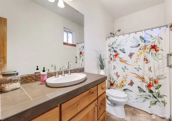 9358 Welkers RD, Blaine, WA 98230