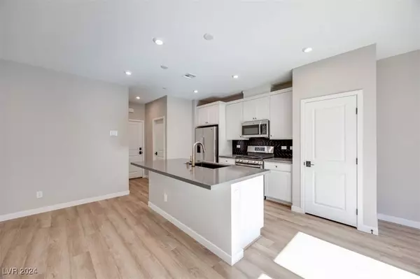 4365 Sunburst Spring Avenue, Las Vegas, NV 89141