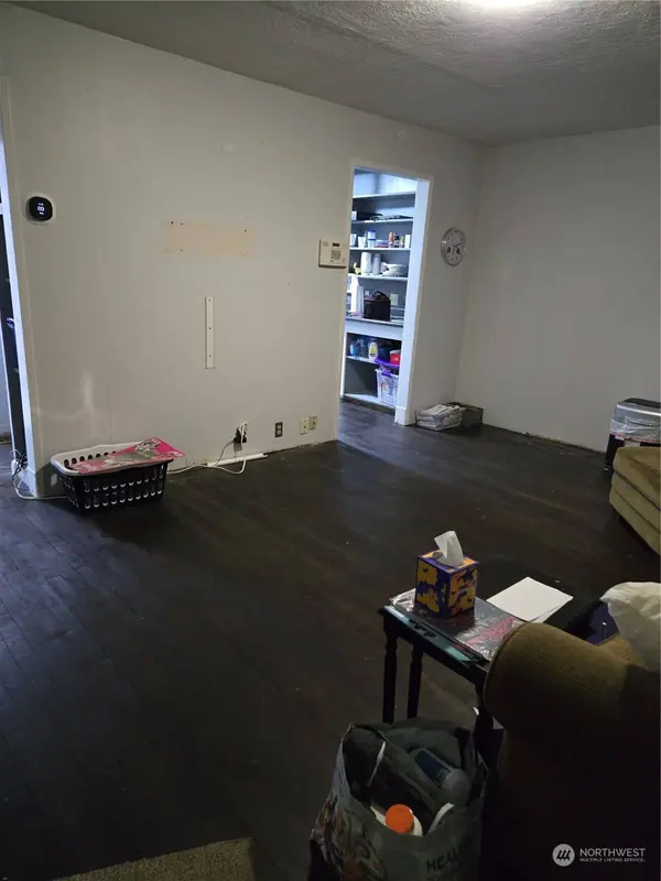 10034 20th AVE SW, Seattle, WA 98146