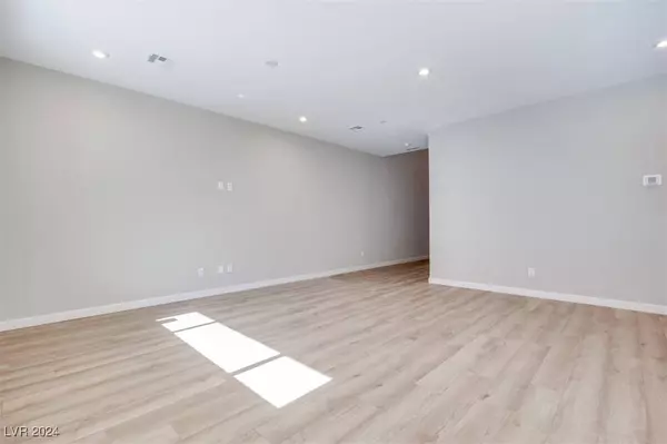 4365 Sunburst Spring Avenue, Las Vegas, NV 89141