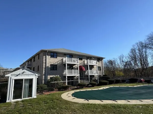 8 Kenmar Dr #51, Billerica, MA 01821