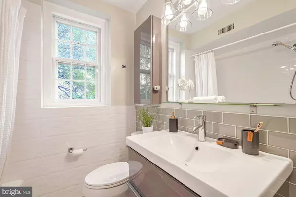 3840 PORTER ST NW #F384, Washington, DC 20016