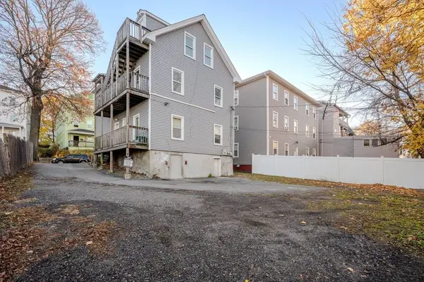 14 Blanche St, Worcester, MA 01604