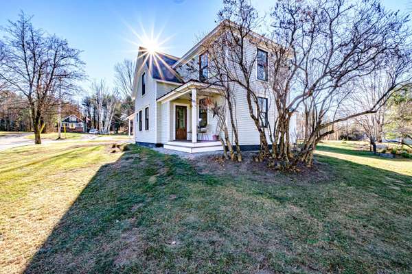 47 Chapman ST, Bethel, ME 04217