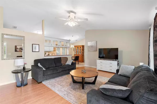 1420 5TH AVE, Deland, FL 32724