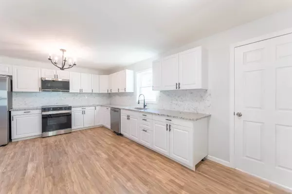 18 Mary Avenue, Plainfield, CT 06354