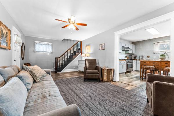 220 E Edgewood Ave, New Castle, PA 16105-2164