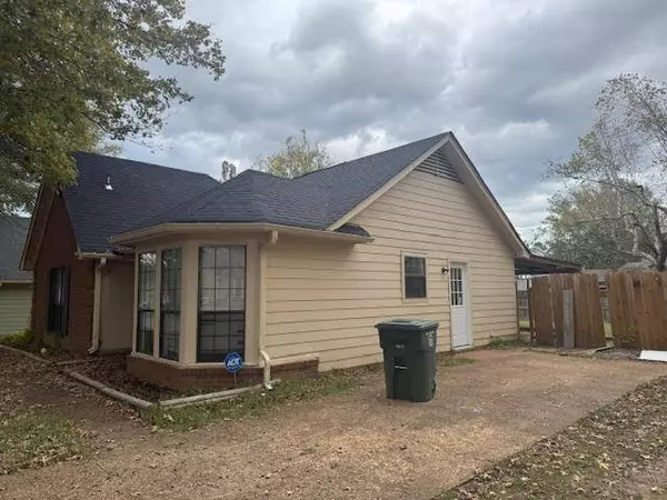 2744 ARBOR LANE DR, Memphis, TN 38133