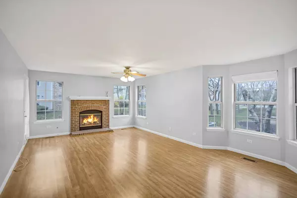 2857 Fremont CT, Schaumburg, IL 60193