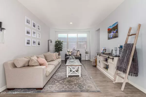 2938 W TUMBLEWEED Drive, Phoenix, AZ 85085