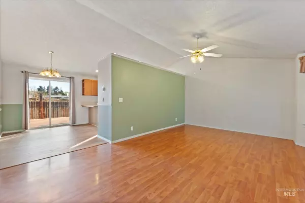 16 N Borah Way, Nampa, ID 83651