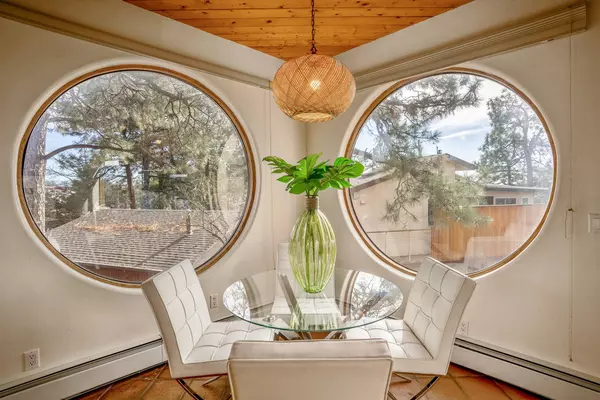 735 Camino Cereza, Los Alamos, NM 87544