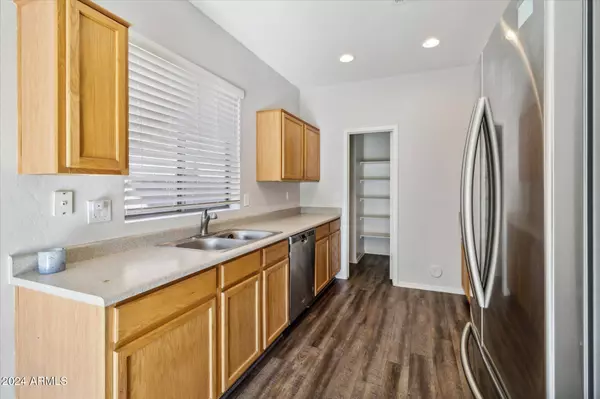 1339 E DUNBAR Drive, Phoenix, AZ 85042