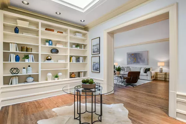 2350 N Lincoln Park West #4S, Chicago, IL 60614