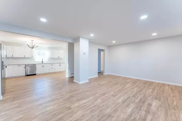 18 Mary Avenue, Plainfield, CT 06354