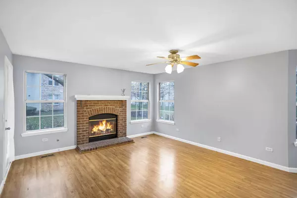 2857 Fremont CT, Schaumburg, IL 60193