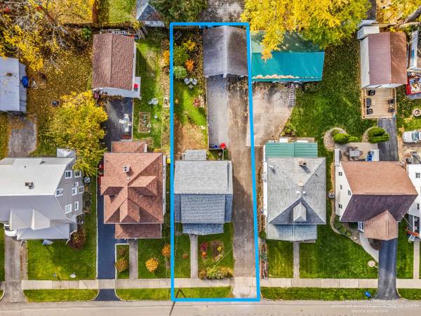 220 E Edgewood Ave, New Castle, PA 16105-2164