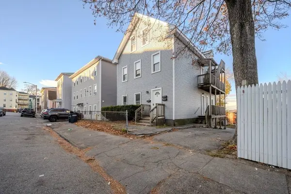 14 Blanche St, Worcester, MA 01604