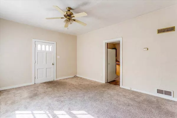 638 N Erie, Wichita, KS 67214