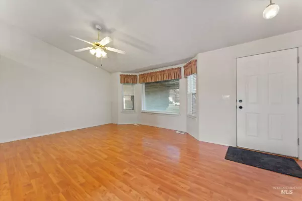 16 N Borah Way, Nampa, ID 83651