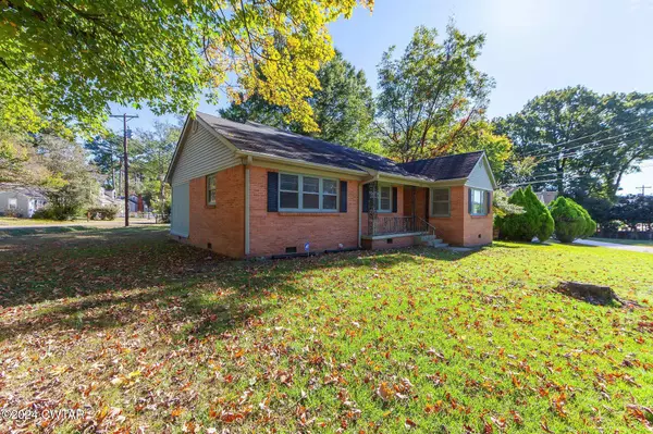 1207 Hollywood DR, Jackson, TN 38301