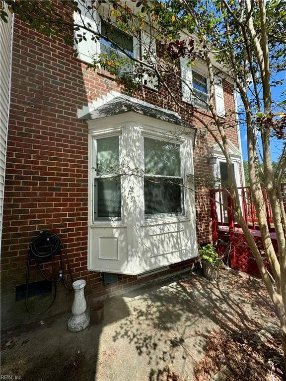 8 Colonies LNDG, Hampton, VA 23669