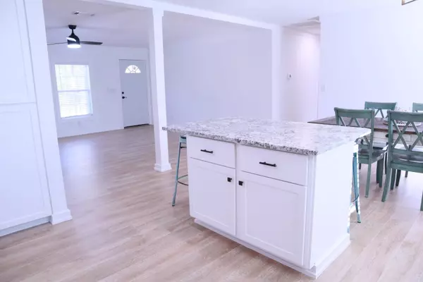 4608 Falcon Way, Crestview, FL 32539