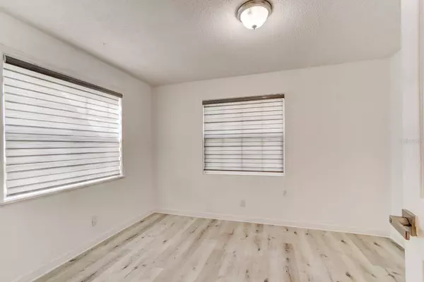 1370 WRIGHT ST, Daytona Beach, FL 32117