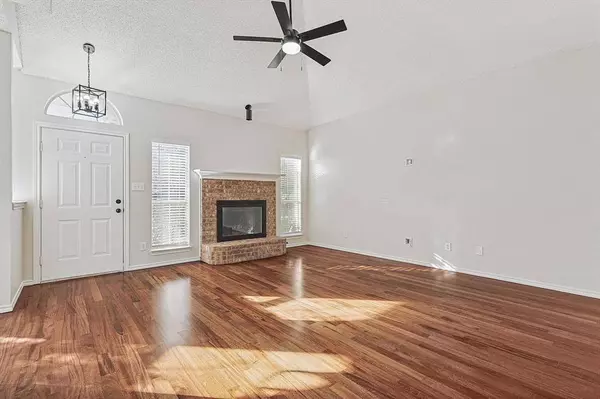 1731 Creekpoint Drive, Lewisville, TX 75067