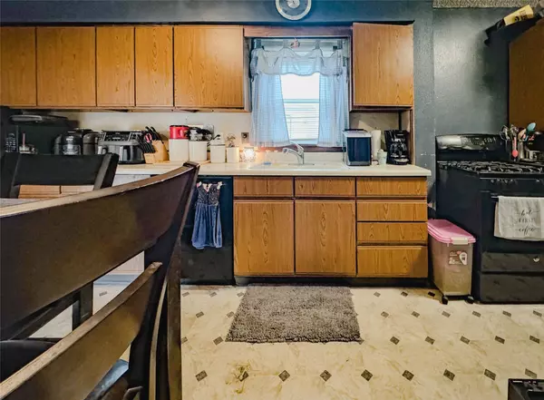 3253 Kinsey Avenue, Des Moines, IA 50317