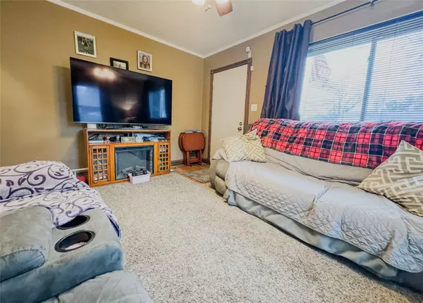 3253 Kinsey Avenue, Des Moines, IA 50317