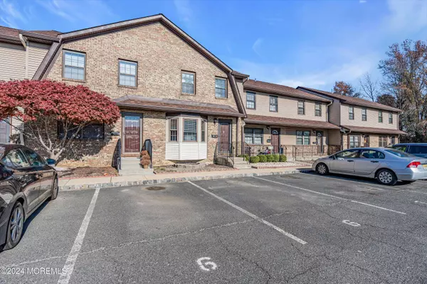 6 Village Green Way, Hazlet, NJ 07730