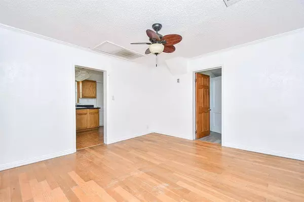 707 11th ST, South Houston, TX 77587