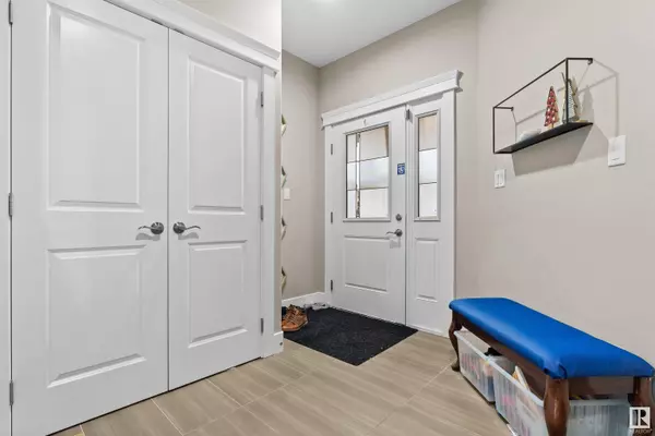 6009 168 AV NW, Edmonton, AB T5Y 3S6