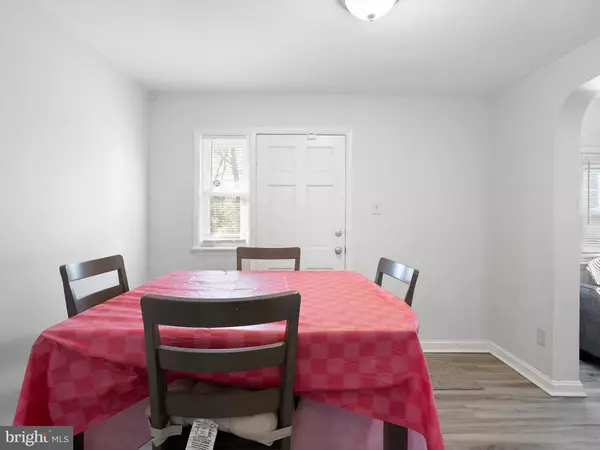 12 BEDFORD DR, Wilmington, DE 19809