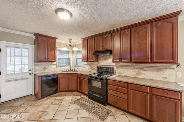 1207 Hollywood DR, Jackson, TN 38301