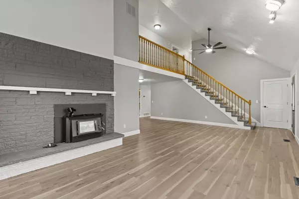 316142 Highway 2 Hwy, Elk, WA 99009