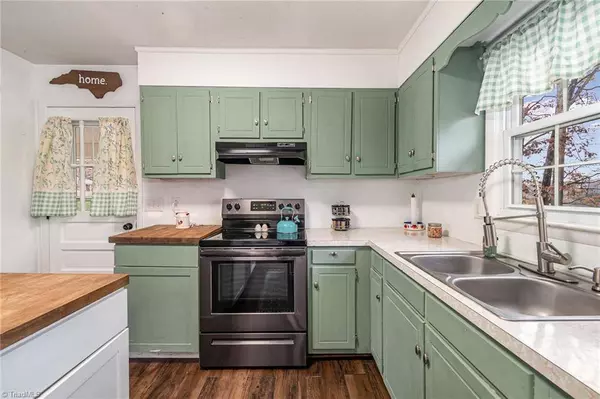 364 Dudley AVE, Mount Airy, NC 27030