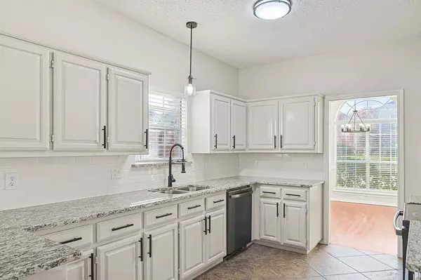 1731 Creekpoint Drive, Lewisville, TX 75067