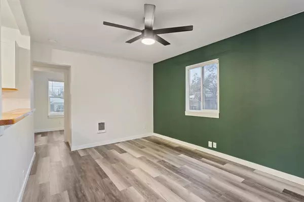 515 E Sanson Ave, Spokane, WA 99207