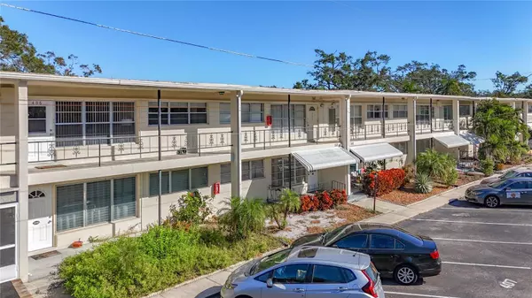 5665 40TH AVE N #406, Kenneth City, FL 33709