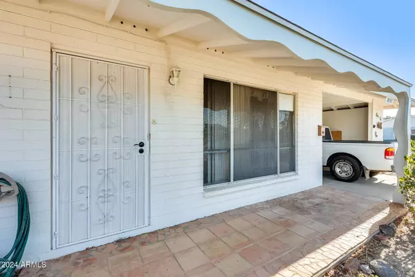 10355 W PINEHURST Drive, Sun City, AZ 85351