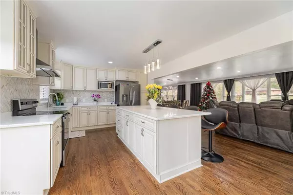 124 Orville DR, High Point, NC 27260