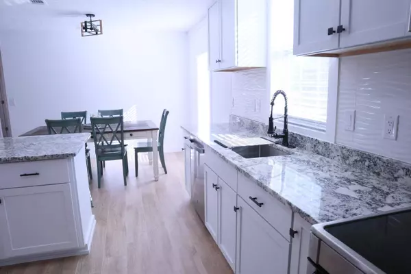 4608 Falcon Way, Crestview, FL 32539