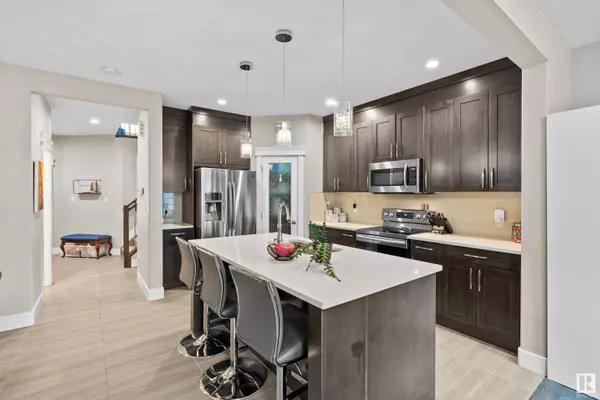 6009 168 AV NW, Edmonton, AB T5Y 3S6