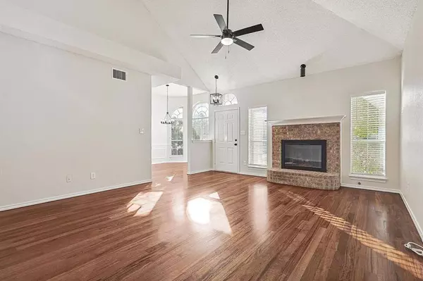 1731 Creekpoint Drive, Lewisville, TX 75067